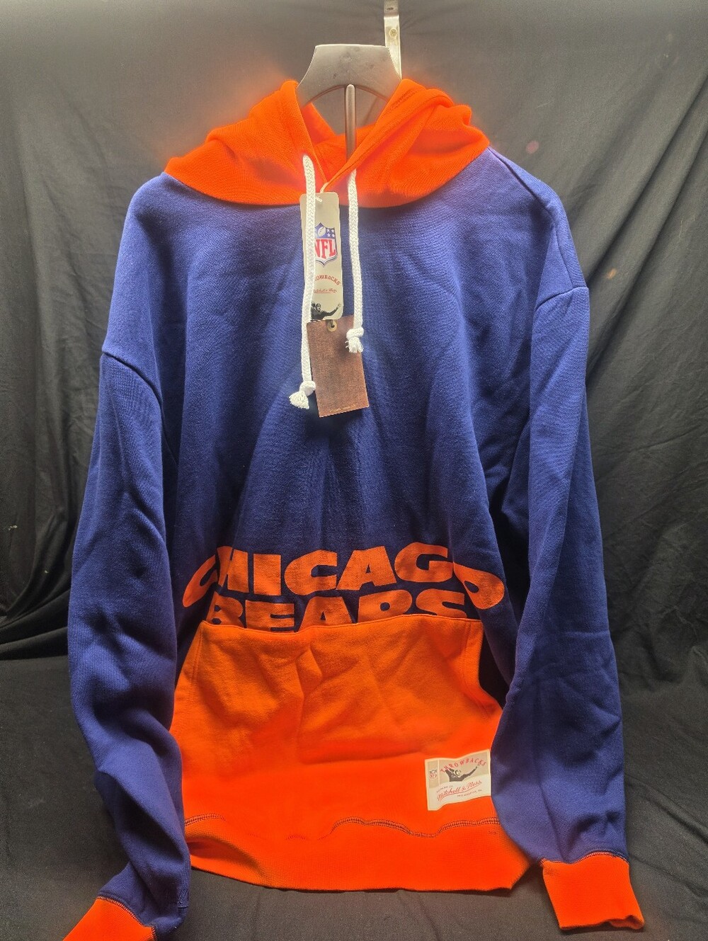 NEW WITH TAGS – Mitchell & Ness Chicago Bears NFL Throwbacks Hoodie – 2XL